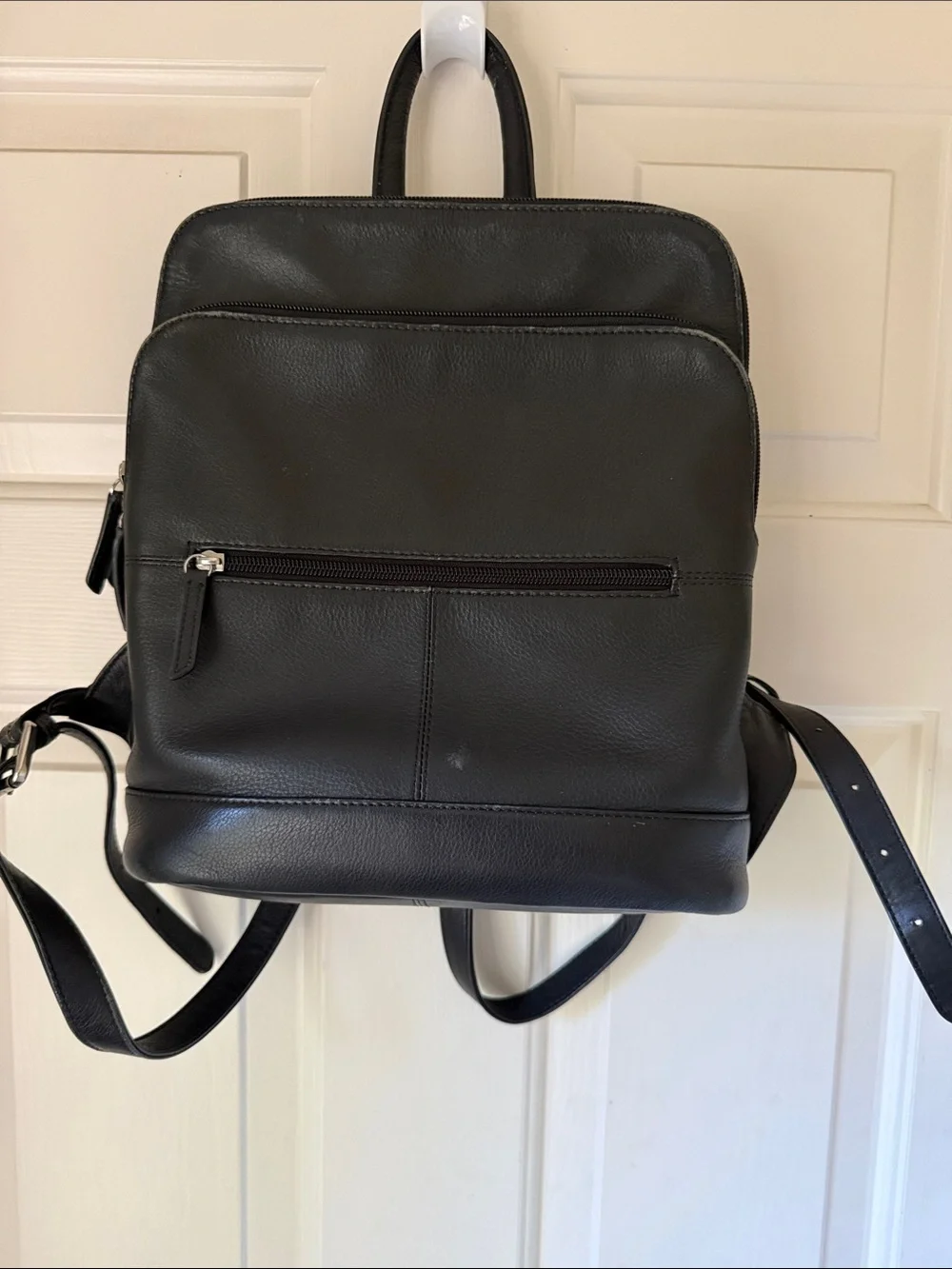 ILI BLACK LEATHER WOMEN’S BACKPACK